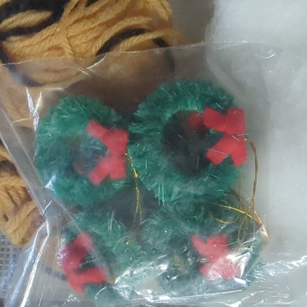 Mary Maxim Exclusive Needlecraft kits, Needlepoint Country Geese Ornaments - Picture 3 of 6